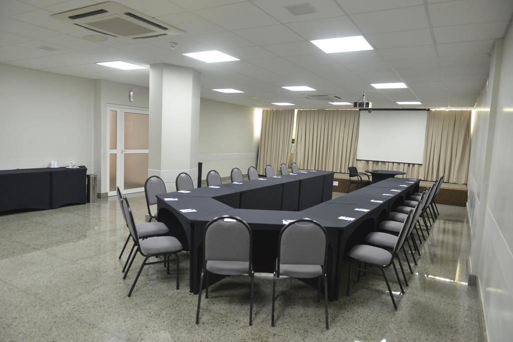 Oitis Hotel Гоянія Екстер'єр фото